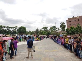 বিএসসি ইঞ্জিনিয়ারিং এর দাবীতে  হাবিপ্রবি সিএসই অনুষদের মানববন্ধন