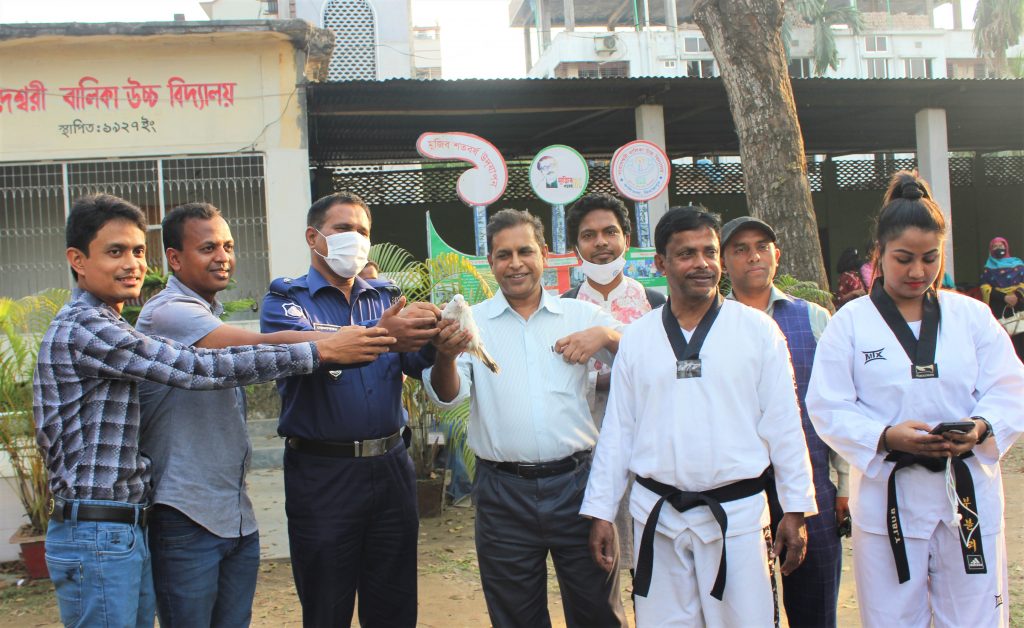 মেয়েদের ‘আত্মরক্ষার কৌশল